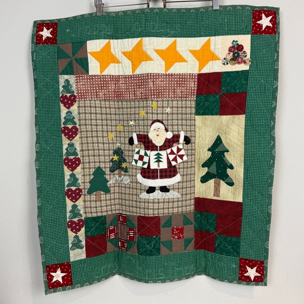 Vintage Handmade Santa Christmas Quilted Wall Hanging 1997 28x31
